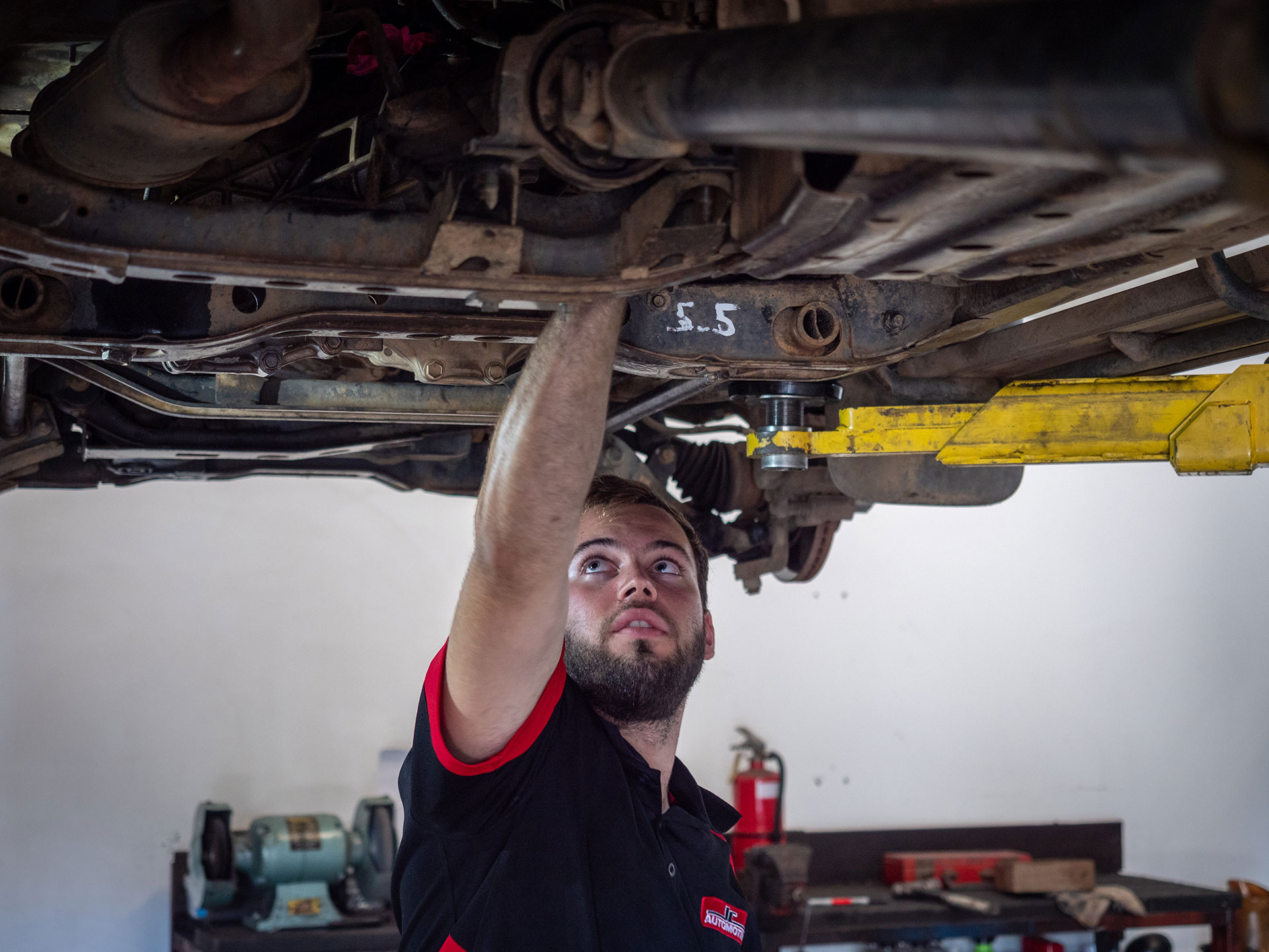 Car Mechanic Brisbane | Car Repair | Car Service | J C Automotive | 6